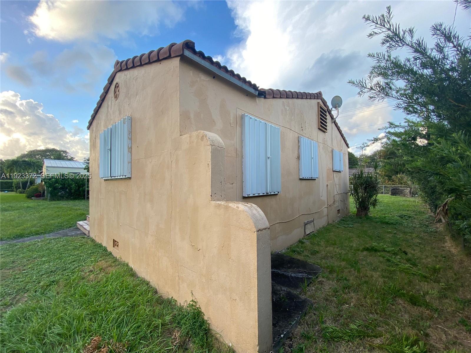   /   sq. ft. $ 2025-12-02 0 foto