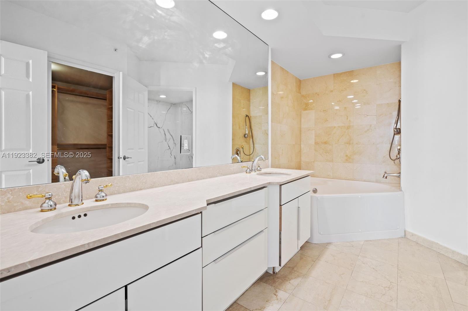 Photo of 3370 Hidden Bay Dr #2102, Aventura, Florida, 33180 -