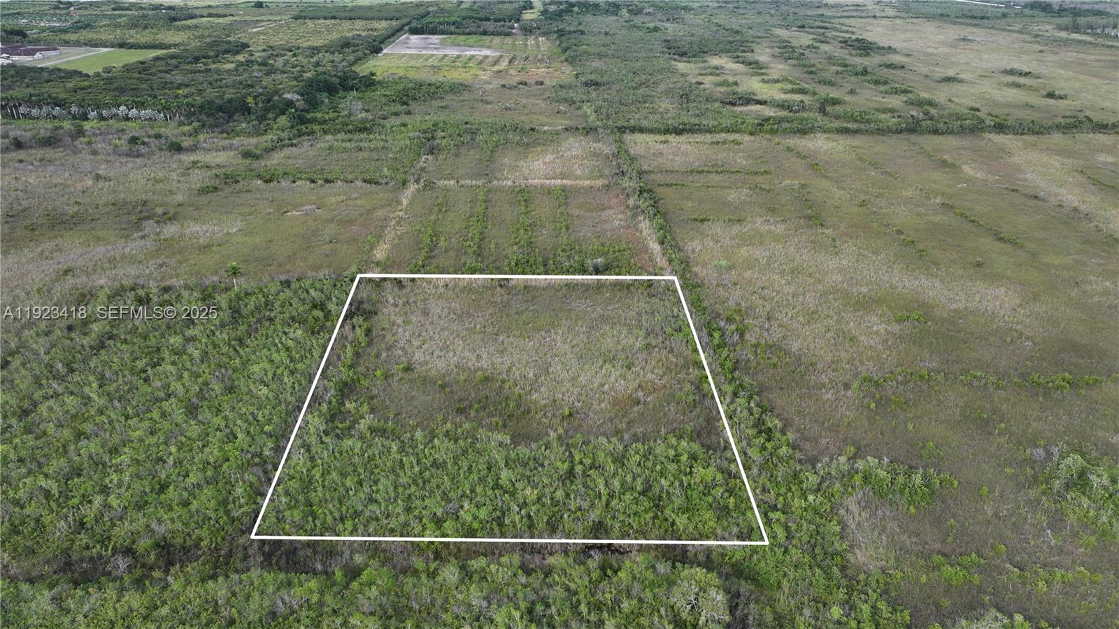   /   кв.футов $ 2025-12-02 0 Фото