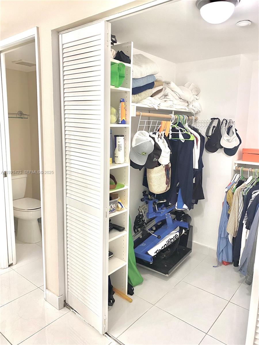 Photo of 19195 36th Ct #402, Aventura, Florida, 33180 - Walk-in closet