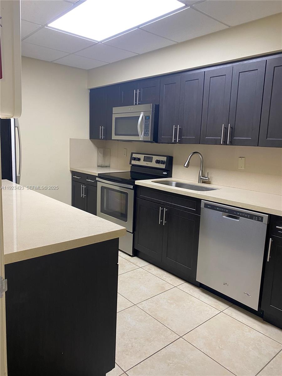 Photo of 19195 36th Ct #402, Aventura, Florida, 33180 - clubhouse kitchen