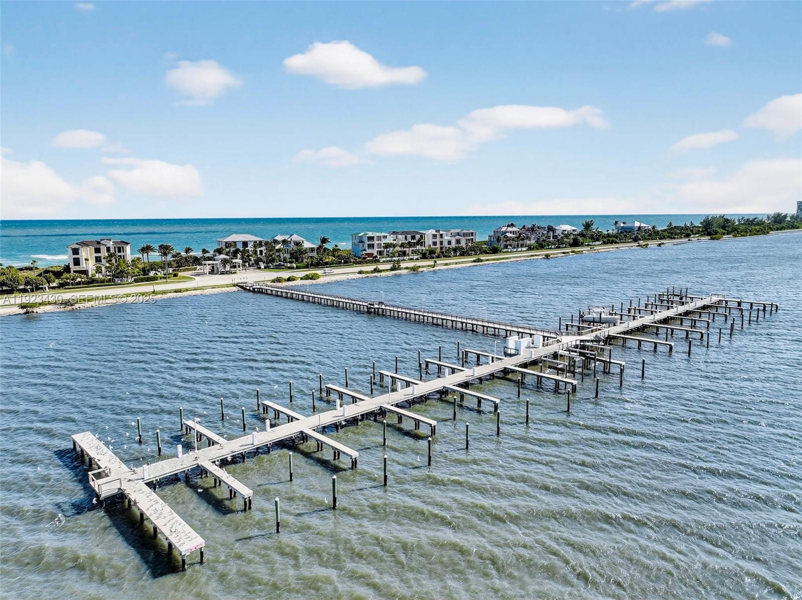   /   sq. ft. $ 2025-12-02 0 foto