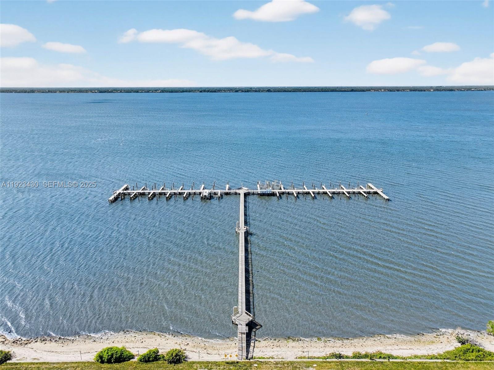   /   sq. ft. $ 2025-12-02 0 foto