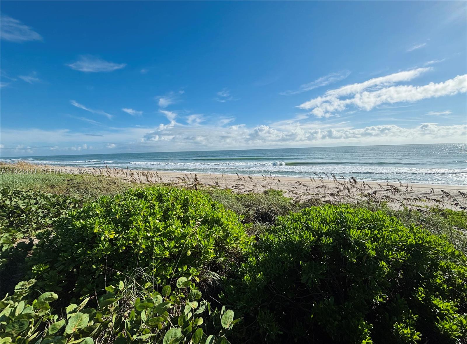   /   sq. ft. $ 2025-12-02 0 foto