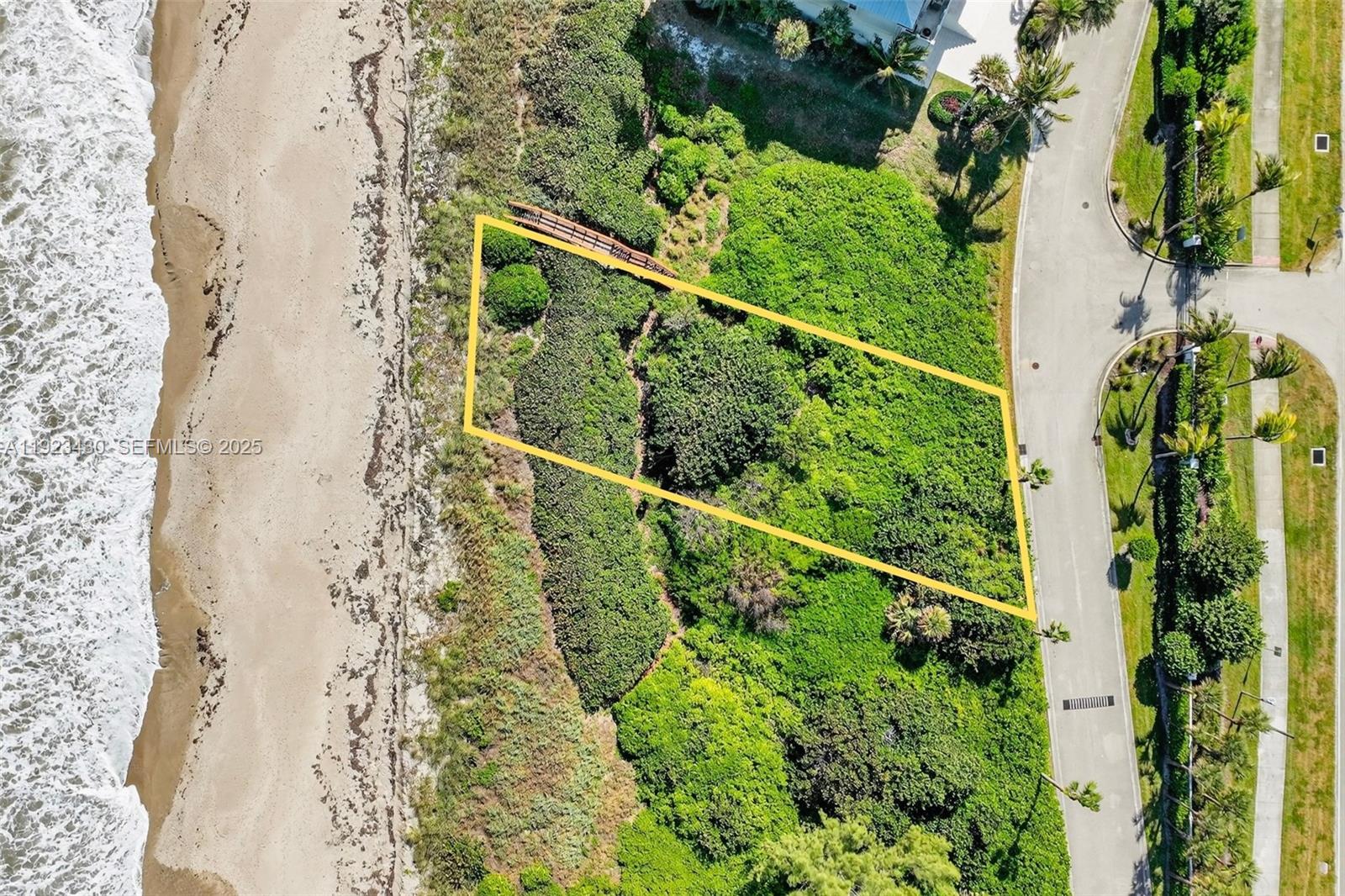   /   sq. ft. $ 2025-12-02 0 foto