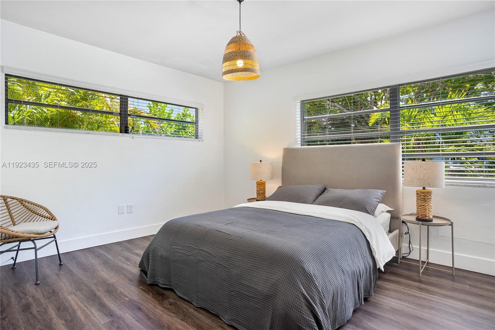 See details / 5426 sq. ft. $ 2025-12-02 0 Photo