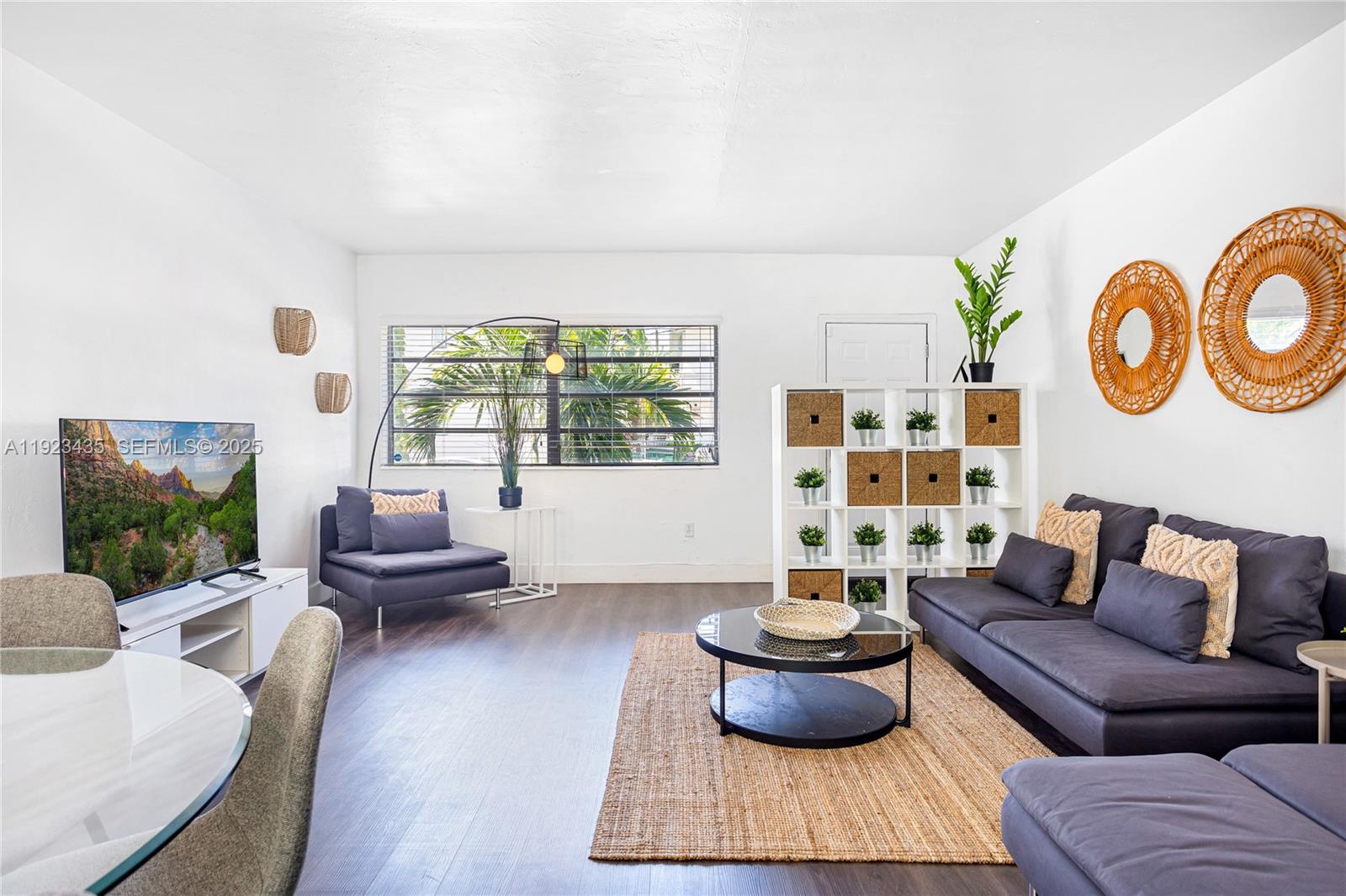 See details / 5426 sq. ft. $ 2025-12-02 0 Photo