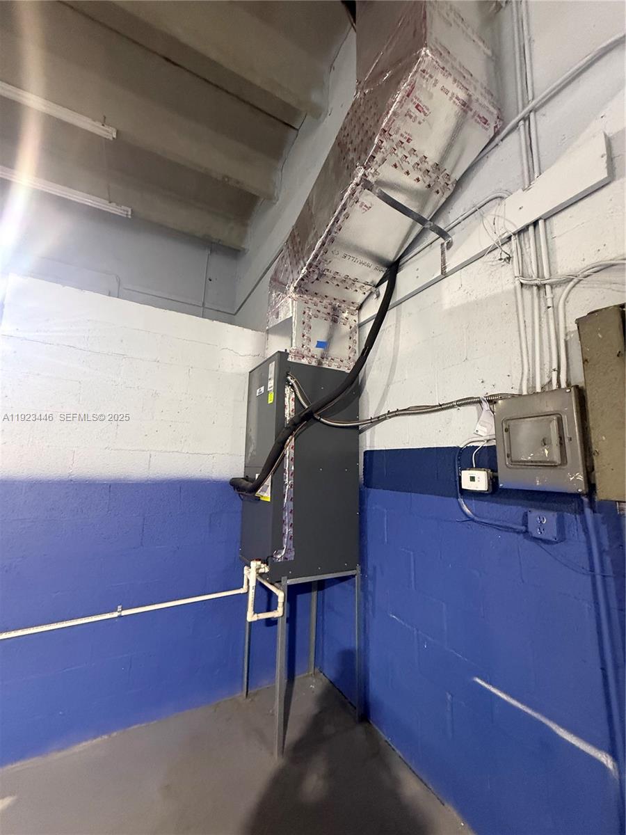 1  /   кв.футов $ 2025-12-02 0 Фото