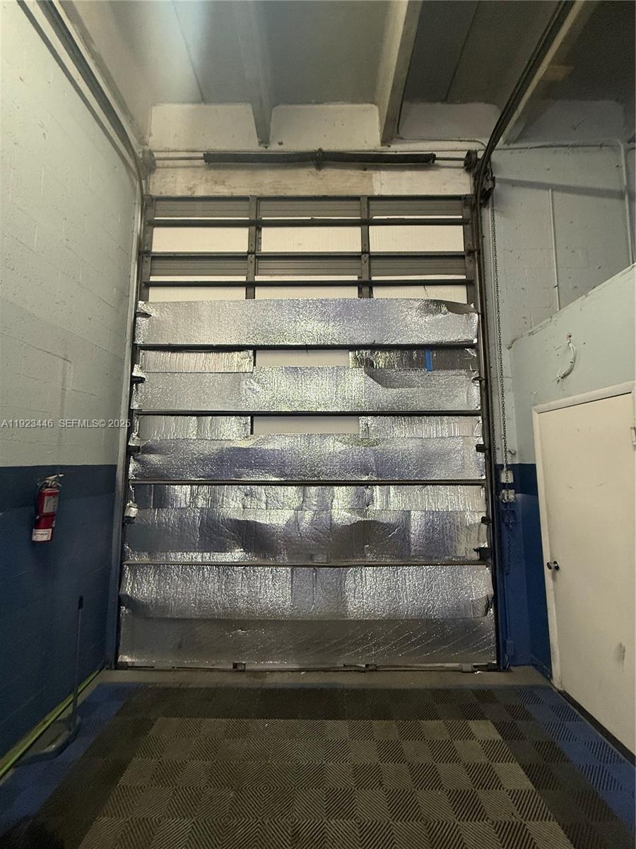 1  /   кв.футов $ 2025-12-02 0 Фото