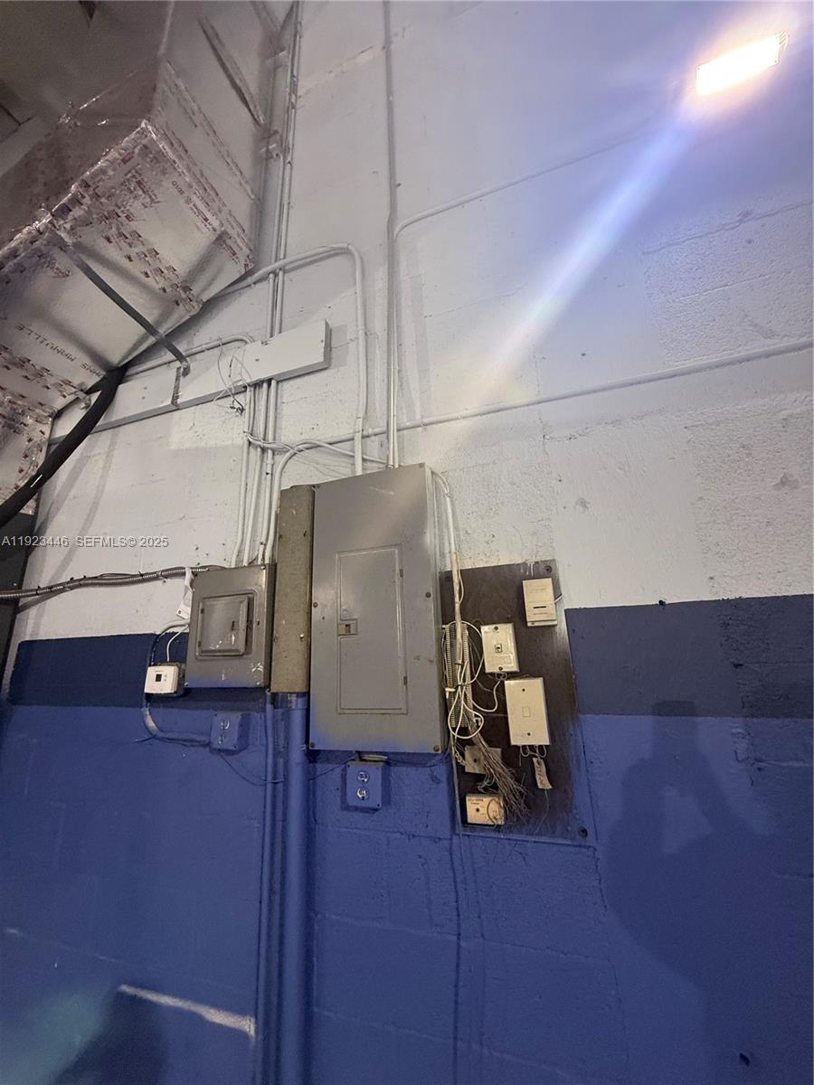 1  /   кв.футов $ 2025-12-02 0 Фото