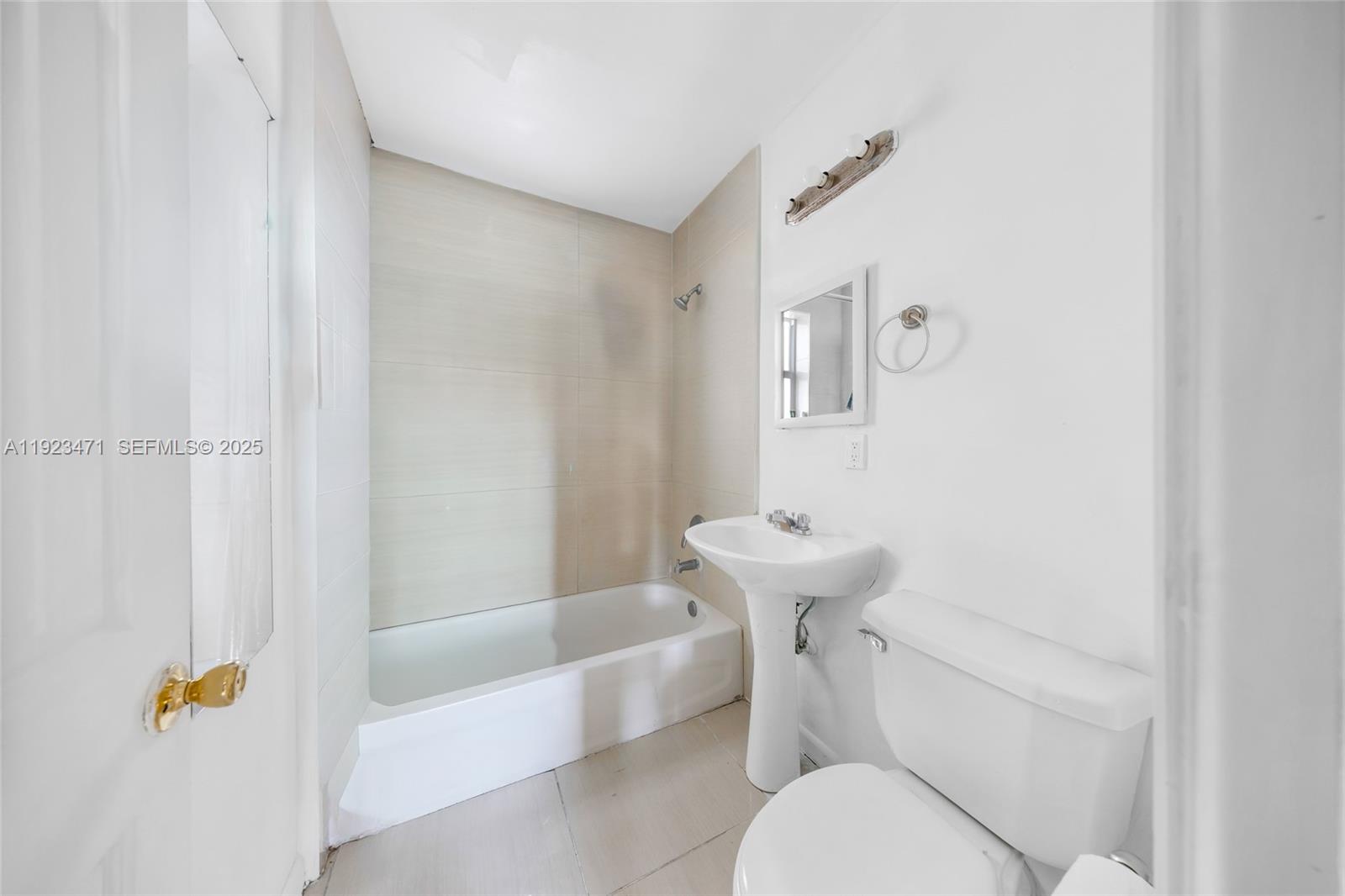 See details / sq. ft. $ 2025-12-02 0 Photo