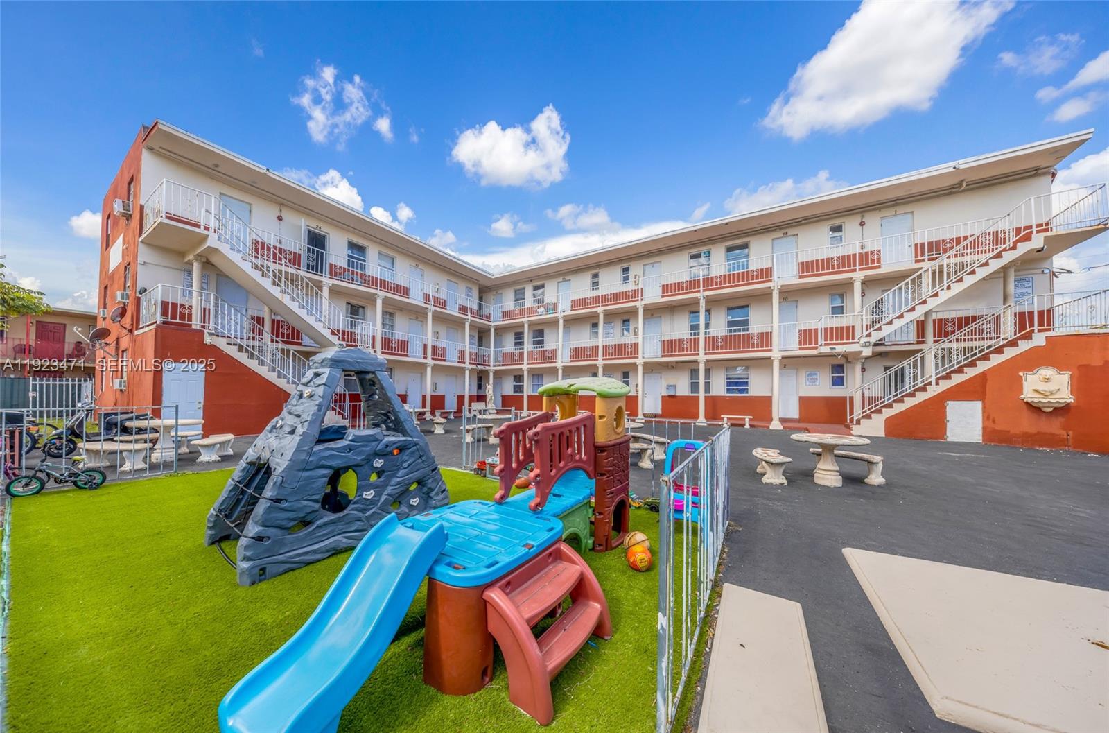 See details / sq. ft. $ 2025-12-02 0 Photo