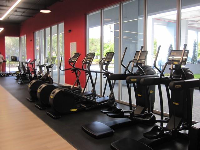 704 1 / 2 833 sq. ft. $ 2025-12-02 0 Photo