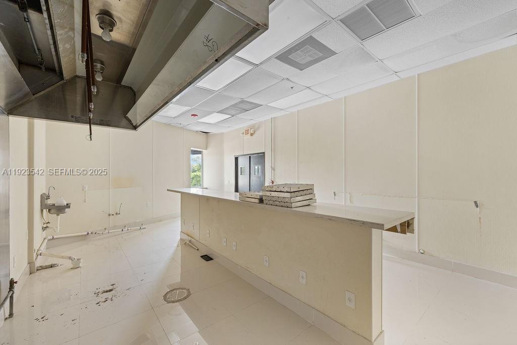   /   кв.футов $ 2026-01-30 0 Фото