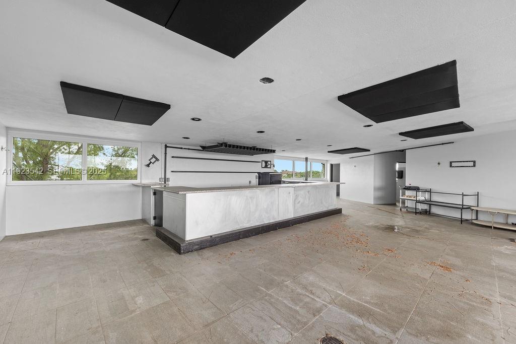   /   кв.футов $ 2026-01-30 0 Фото