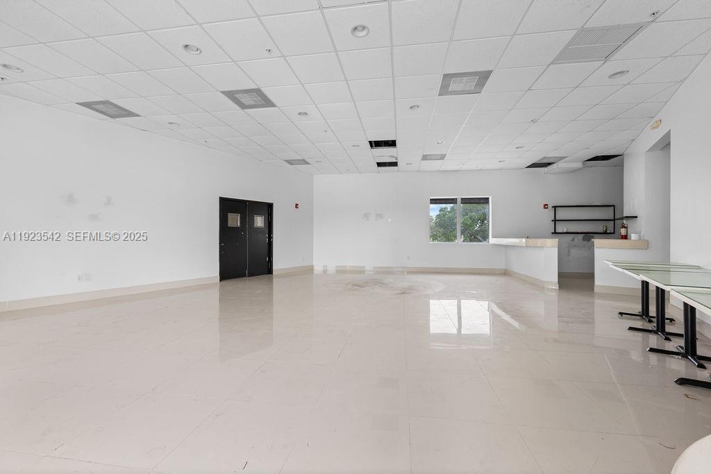   /   кв.футов $ 2026-01-30 0 Фото