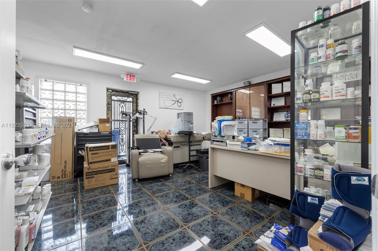 See details / sq. ft. $ 2025-12-02 0 Photo