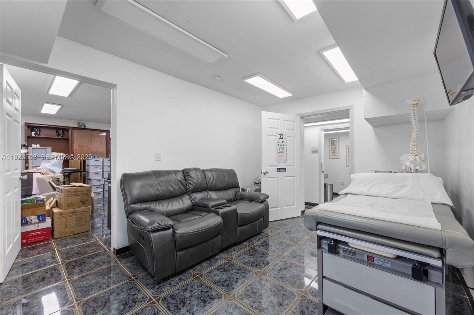 See details / sq. ft. $ 2025-12-02 0 Photo