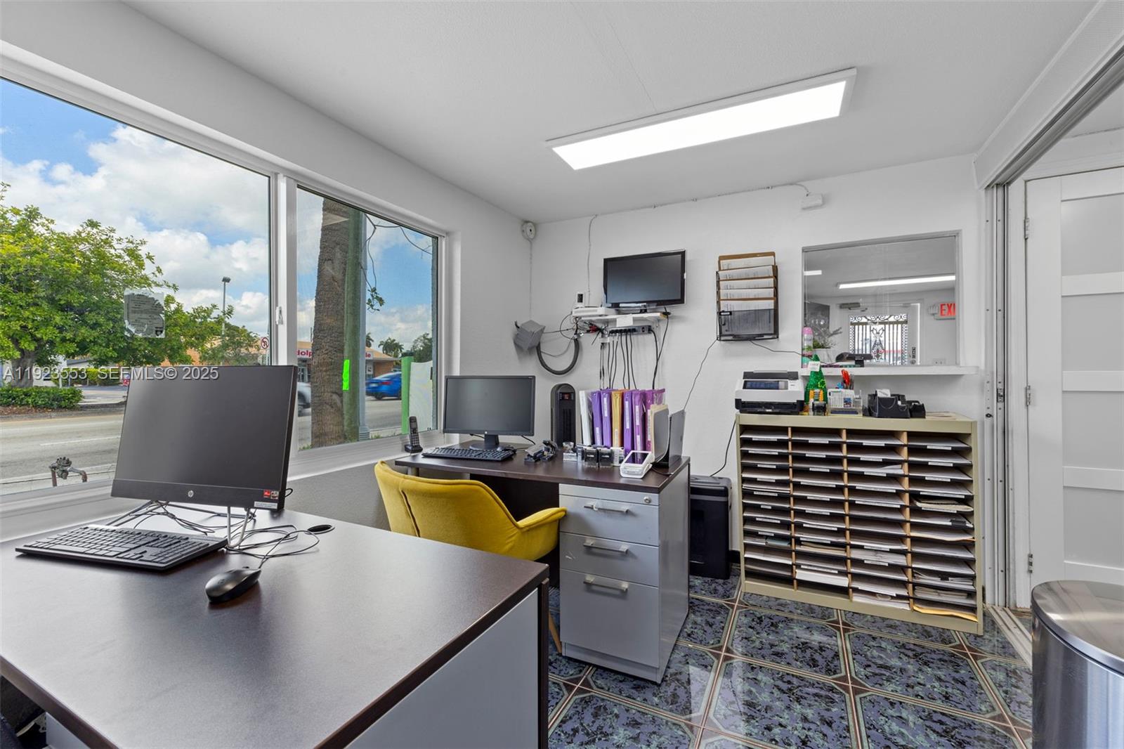 See details / sq. ft. $ 2025-12-02 0 Photo