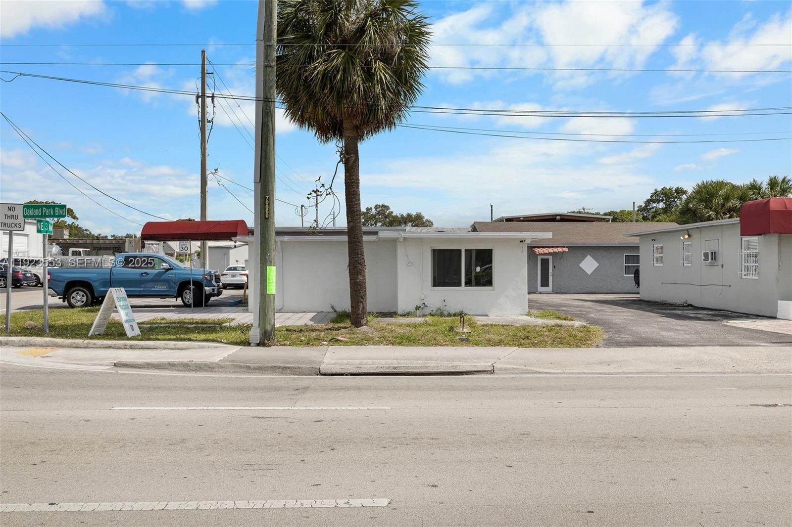 See details / sq. ft. $ 2025-12-02 0 Photo