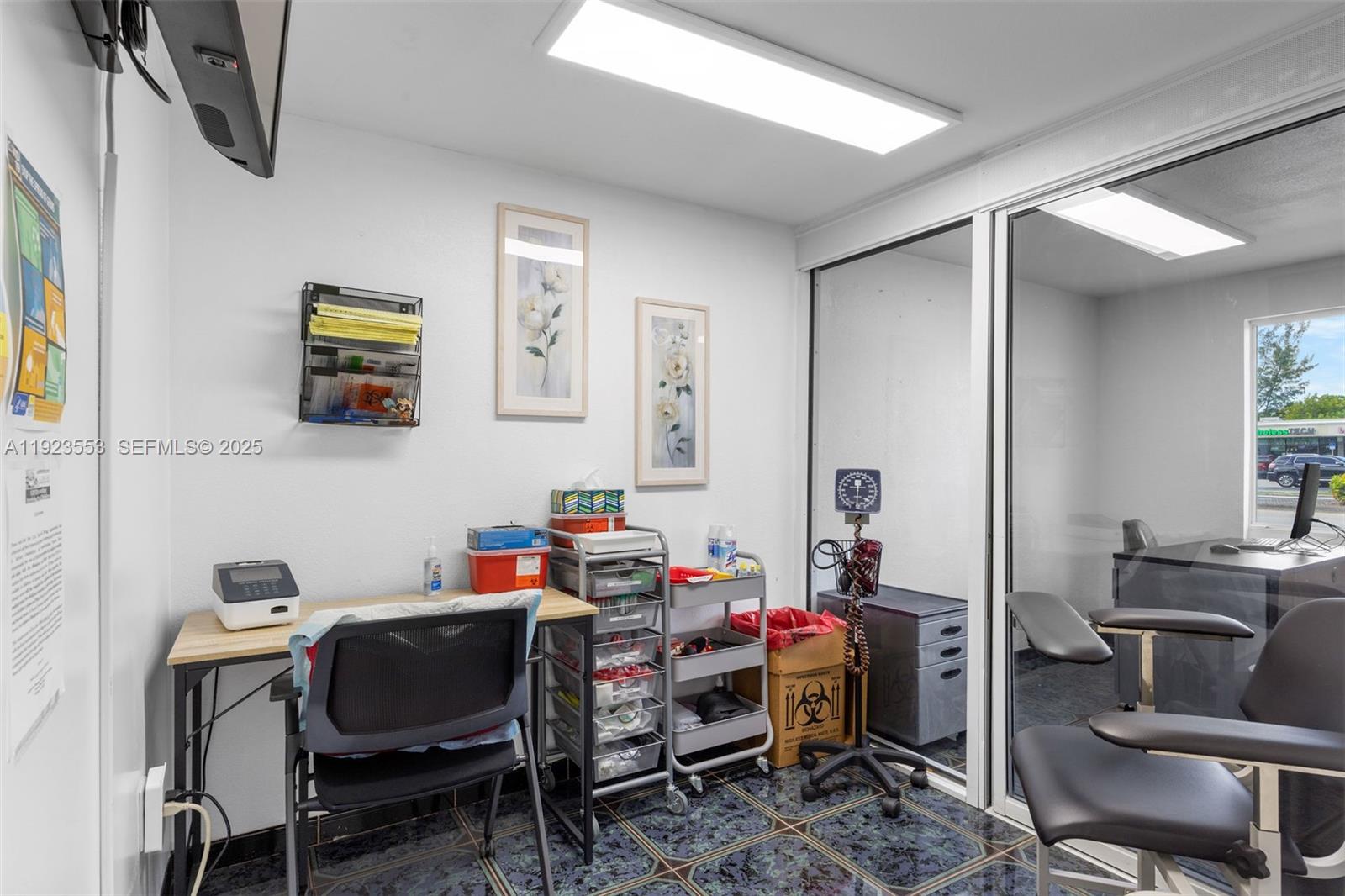 See details / sq. ft. $ 2025-12-02 0 Photo