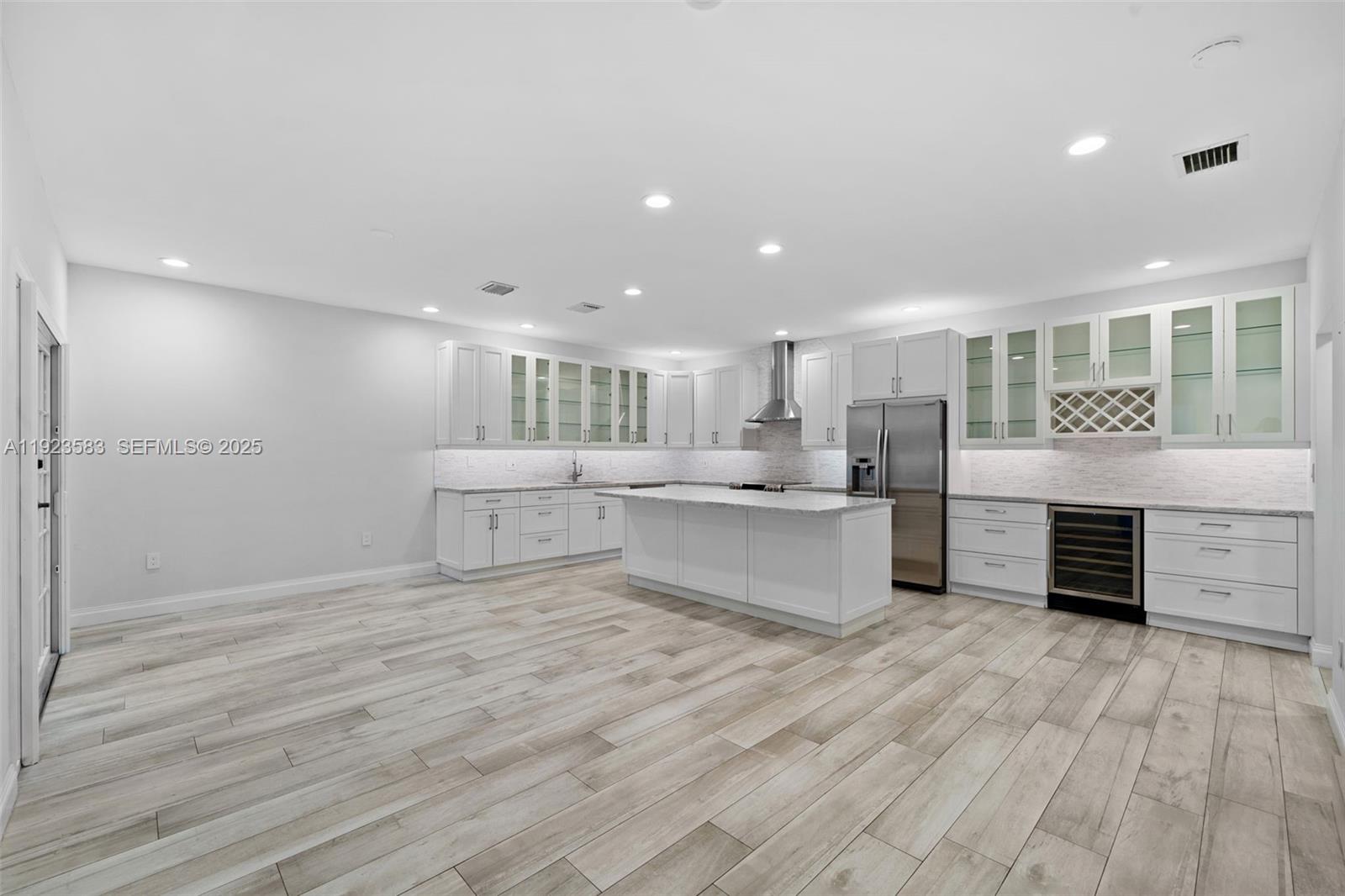 Photo of 1240 Weeping Willow Way  (1240), Hollywood, Florida, 33019 - 