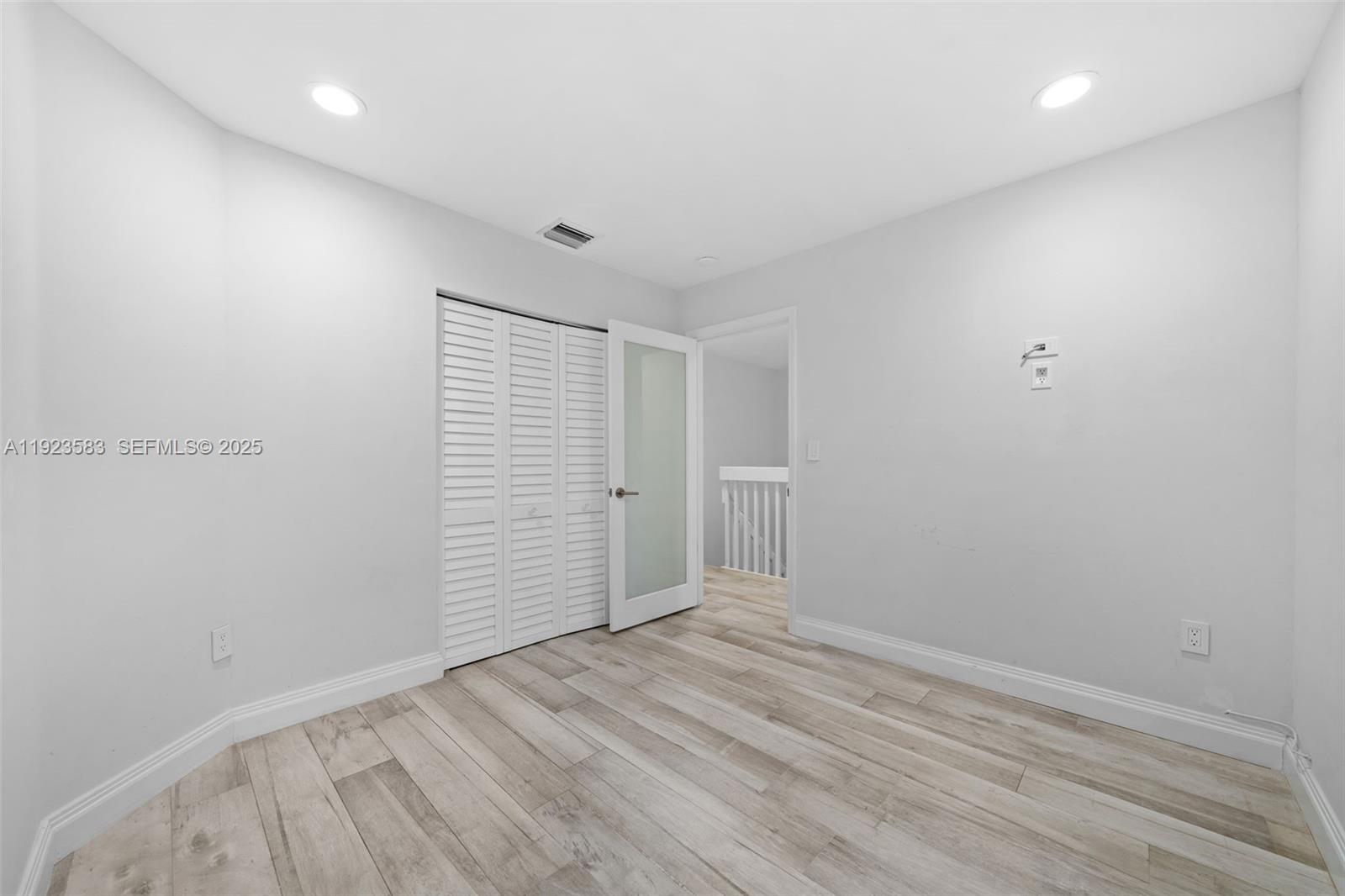 Photo of 1240 Weeping Willow Way  (1240), Hollywood, Florida, 33019 - 