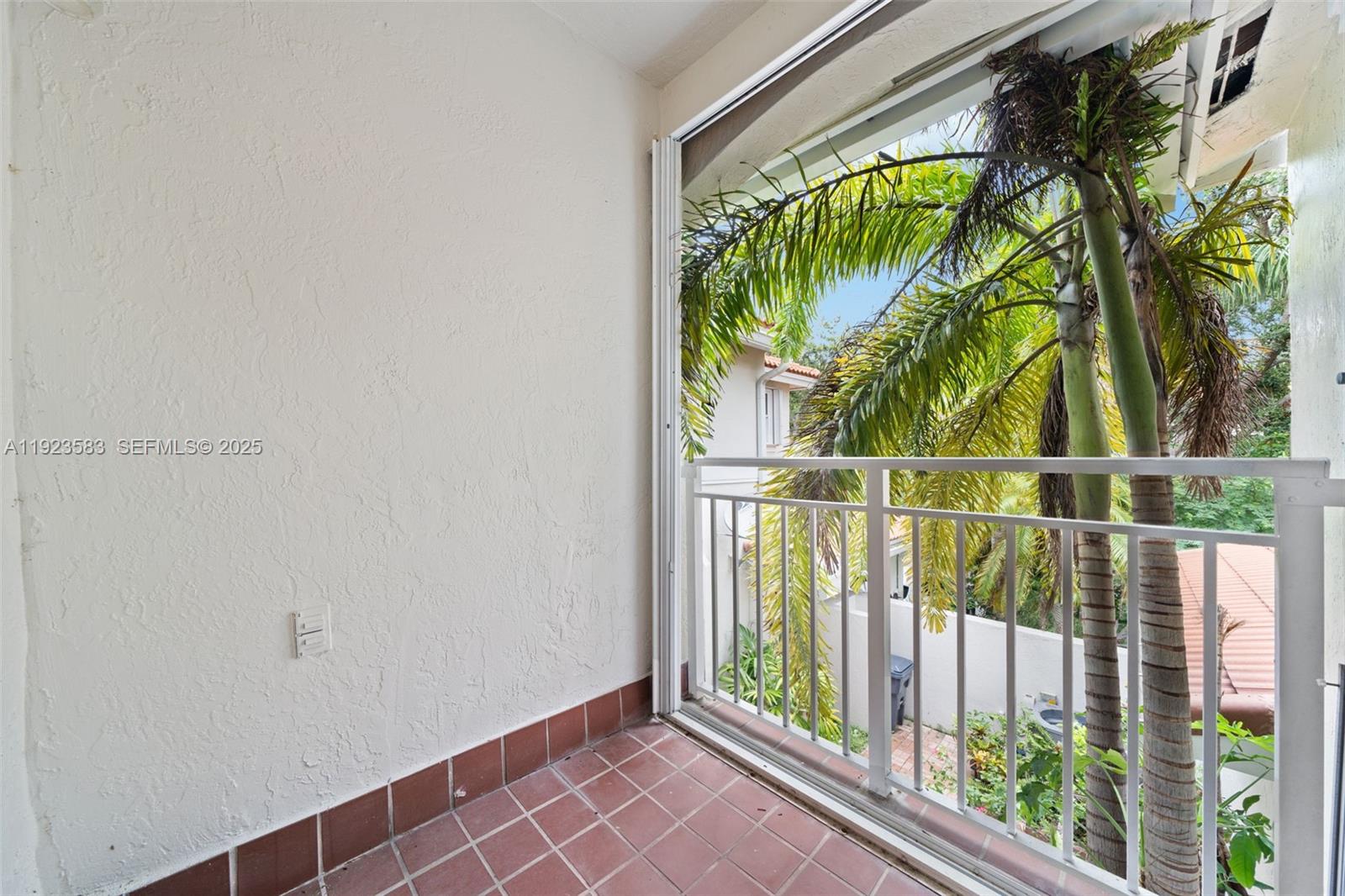 Photo of 1240 Weeping Willow Way  (1240), Hollywood, Florida, 33019 - 