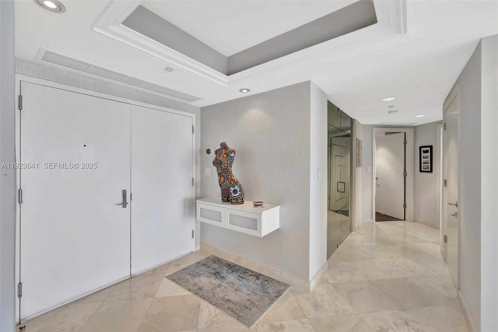 1701 2 / 3 2070 sq. ft. $ 2025-12-02 0 Photo