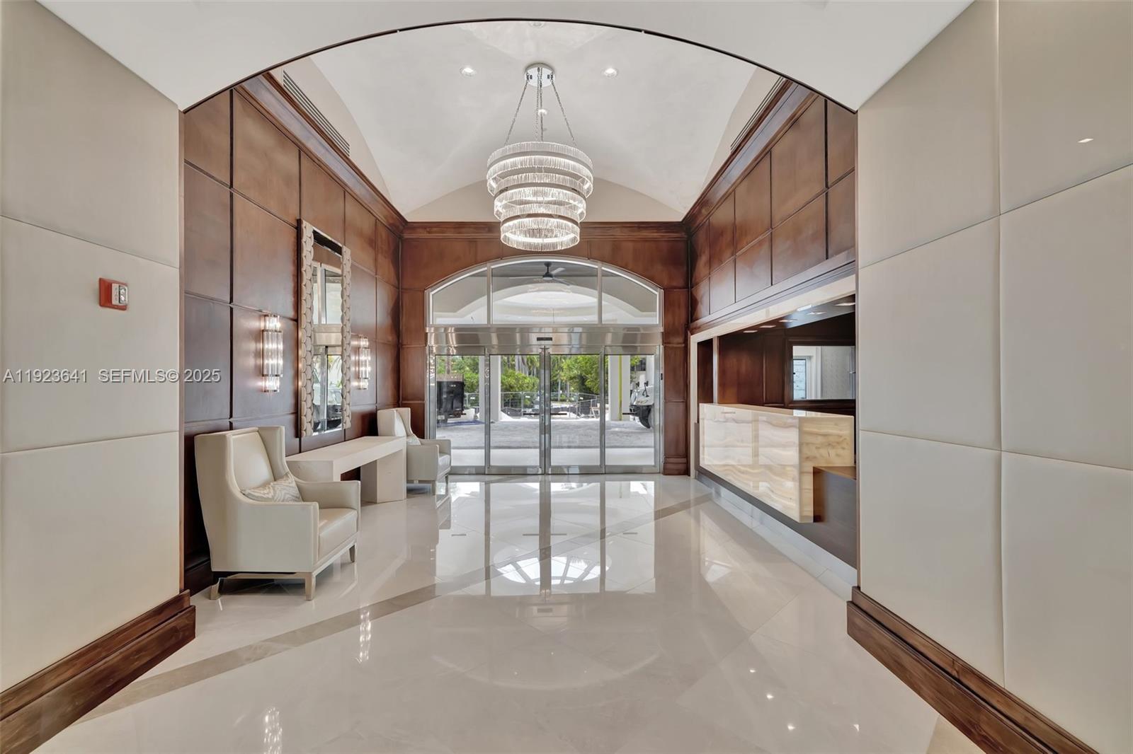 1701 2 / 3 2070 sq. ft. $ 2025-12-02 0 Photo