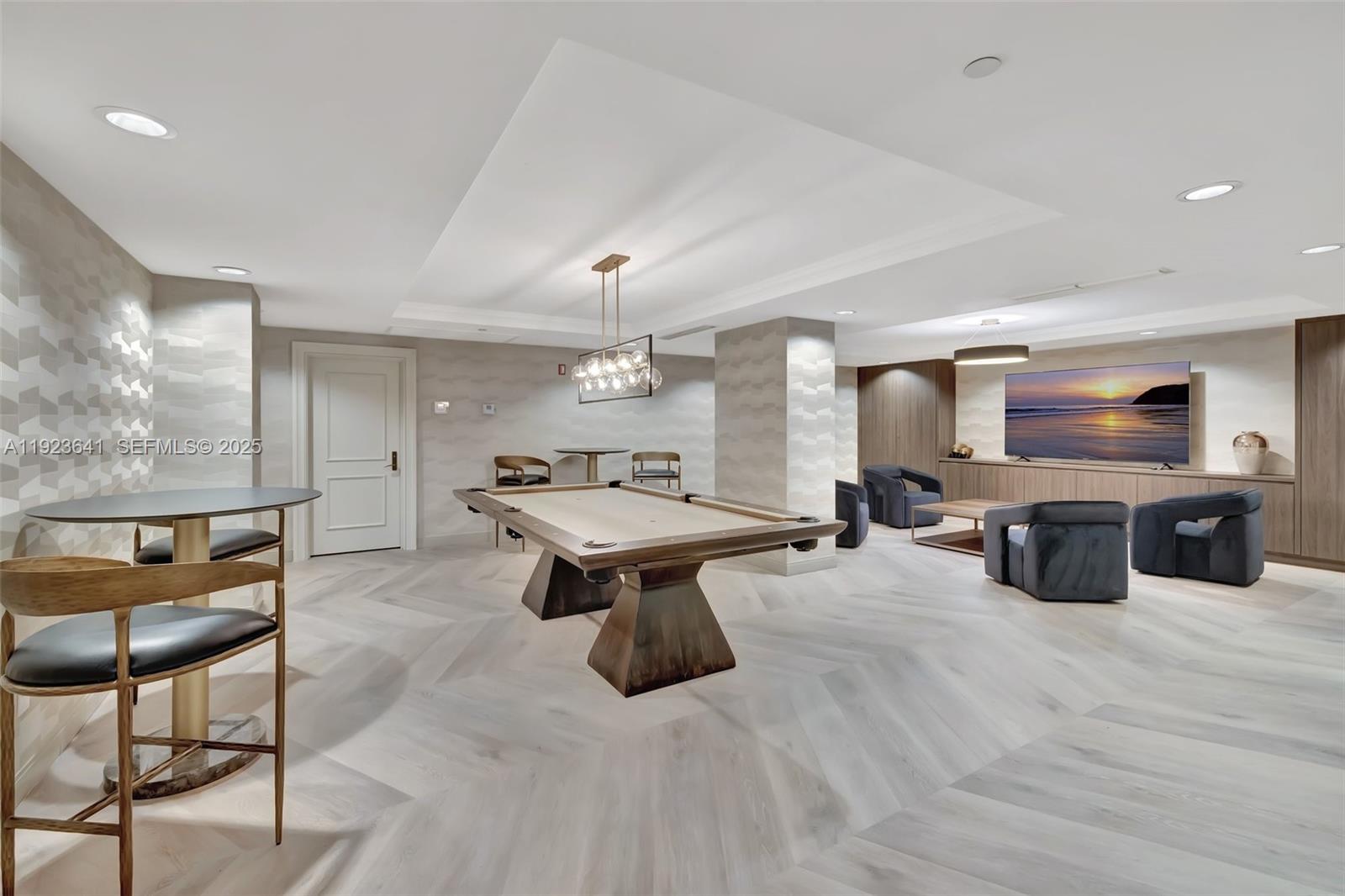 1701 2 / 3 2070 sq. ft. $ 2025-12-02 0 Photo