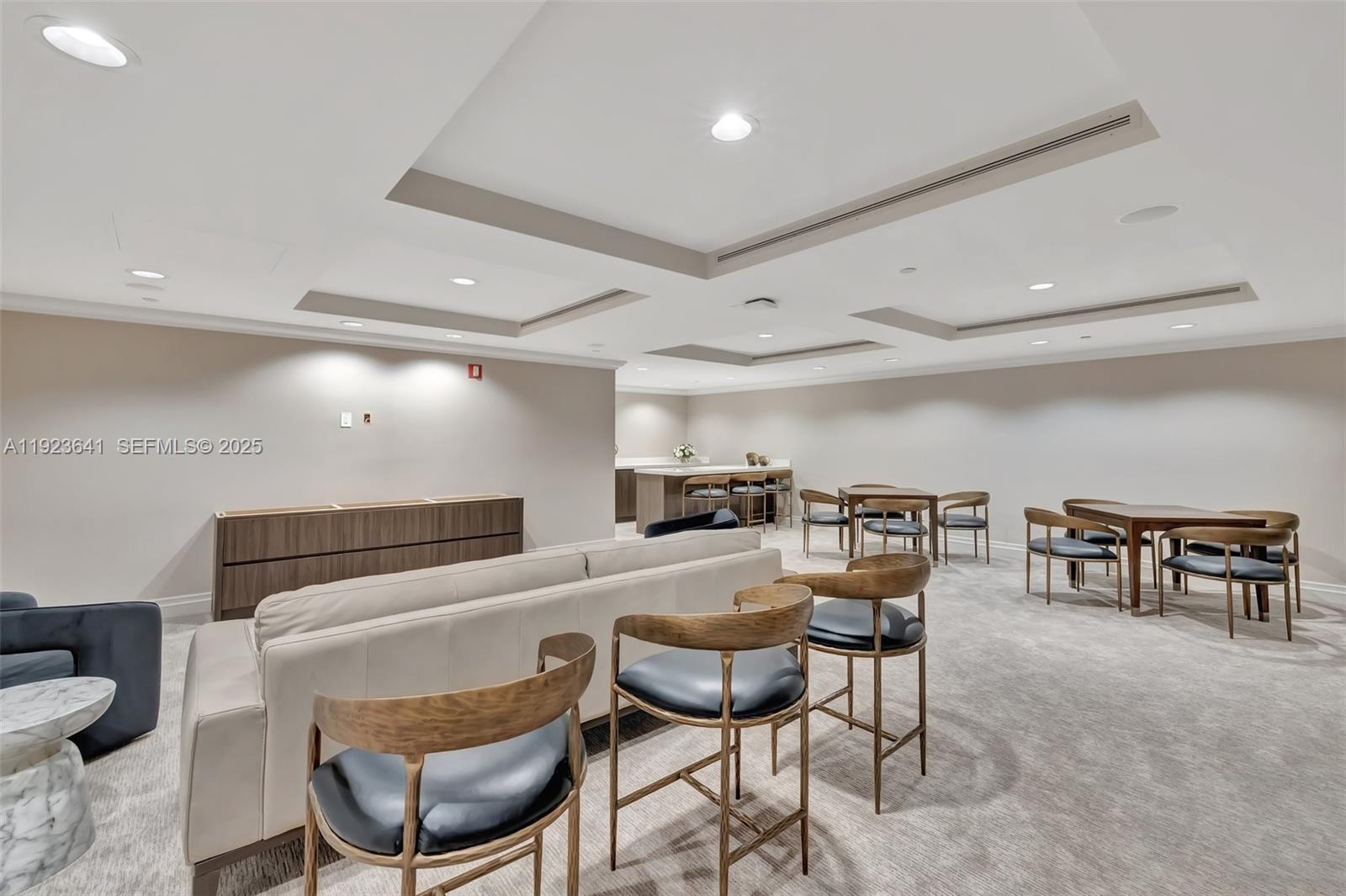 1701 2 / 3 2070 sq. ft. $ 2025-12-02 0 Photo