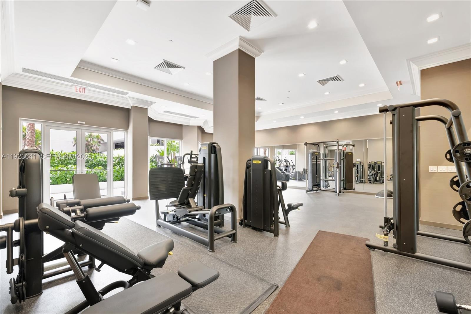 1701 2 / 3 2070 sq. ft. $ 2025-12-02 0 Photo