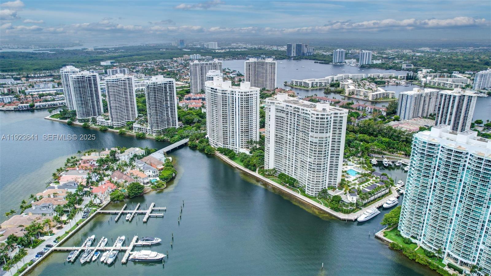 1701 2 / 3 2070 sq. ft. $ 2025-12-02 0 Photo