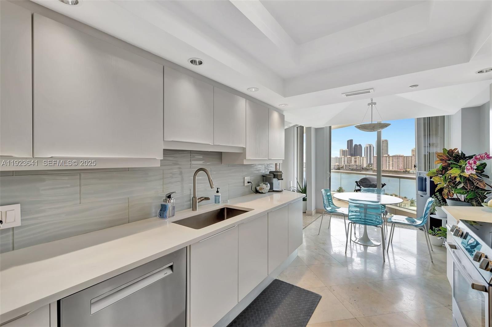 1701 2 / 3 2070 sq. ft. $ 2025-12-02 0 Photo