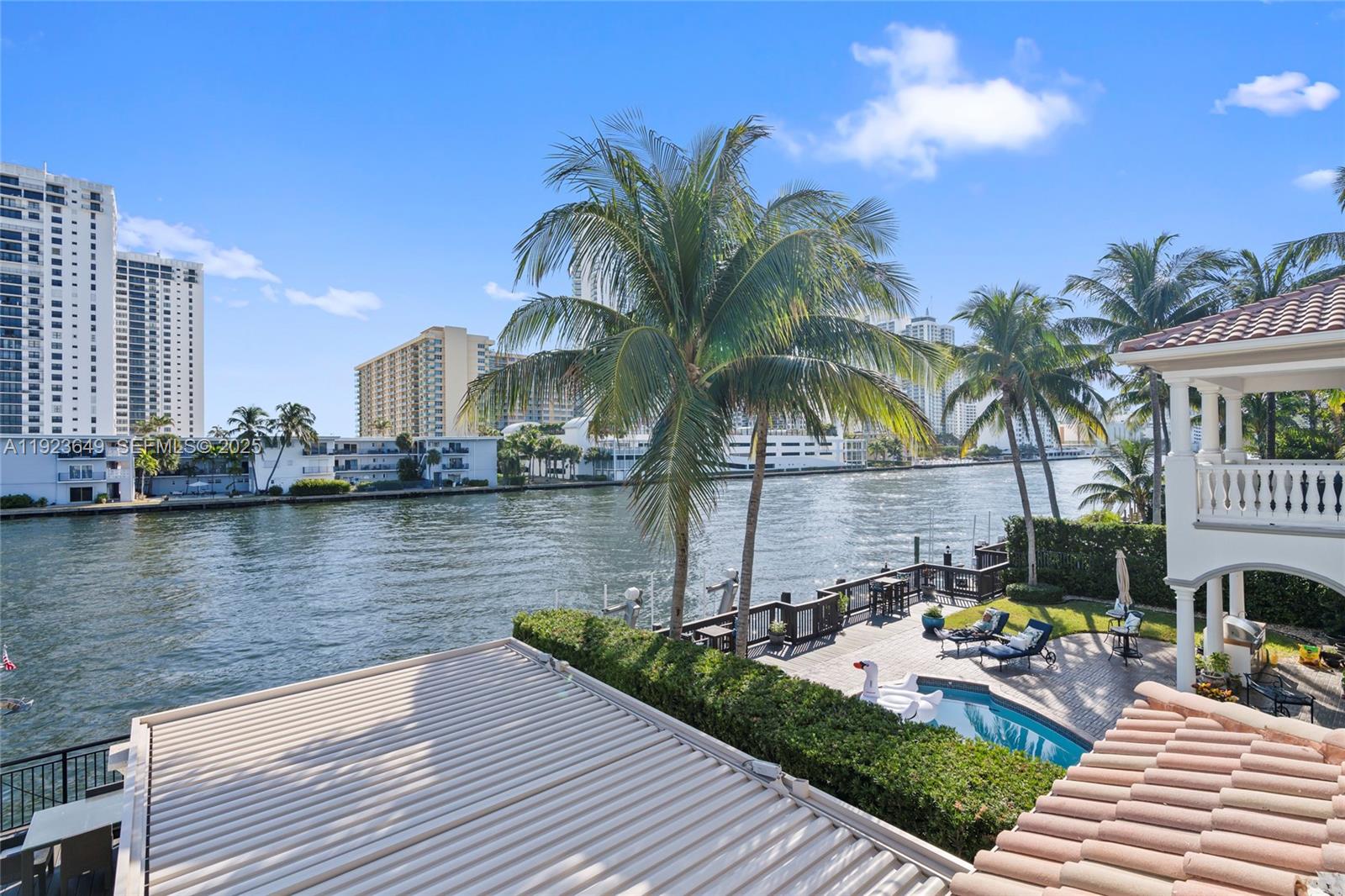 Photo of 1555 Windjammer Way (1555), Hollywood, Florida, 33019 -