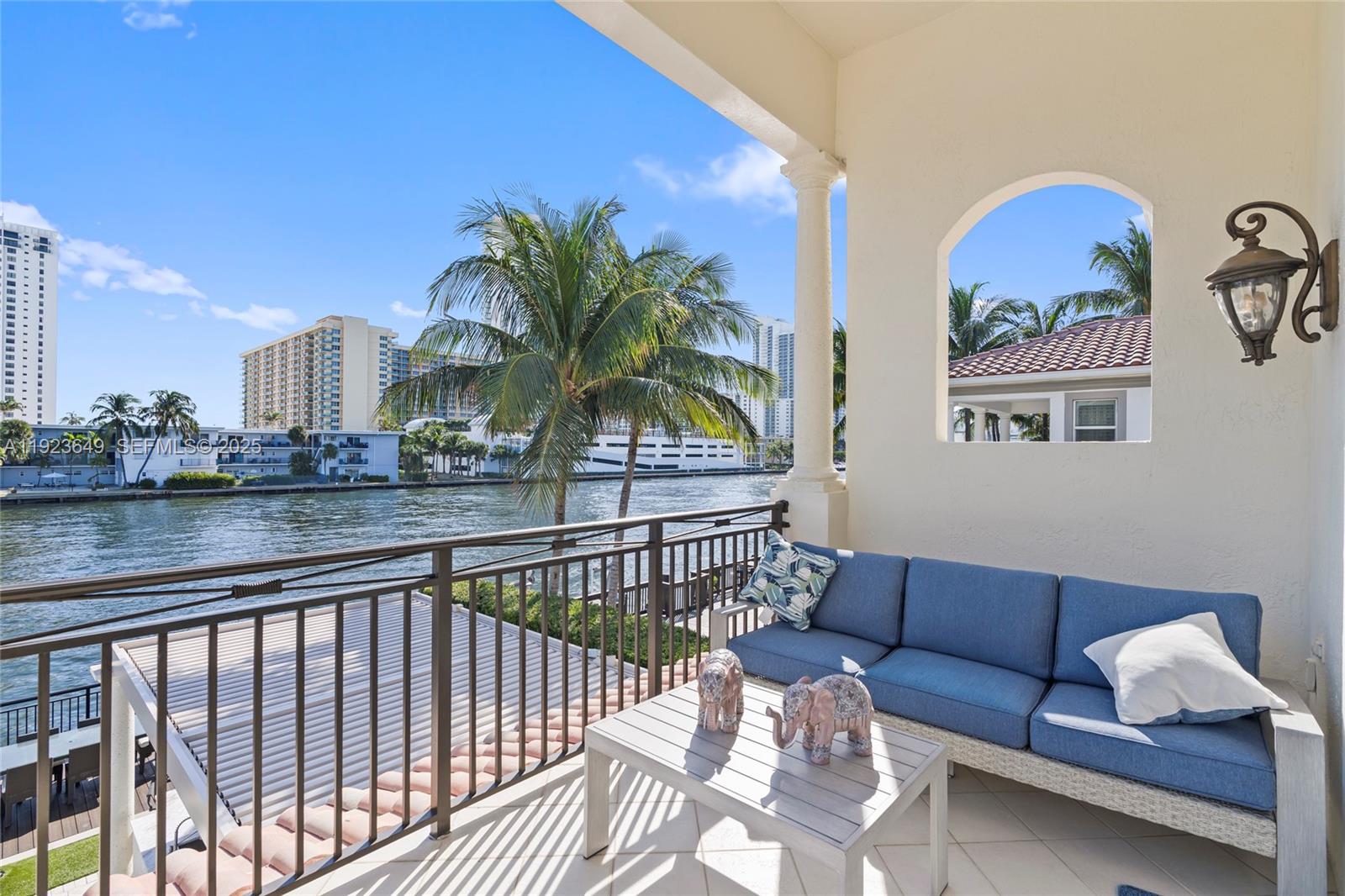 Photo of 1555 Windjammer Way (1555), Hollywood, Florida, 33019 -