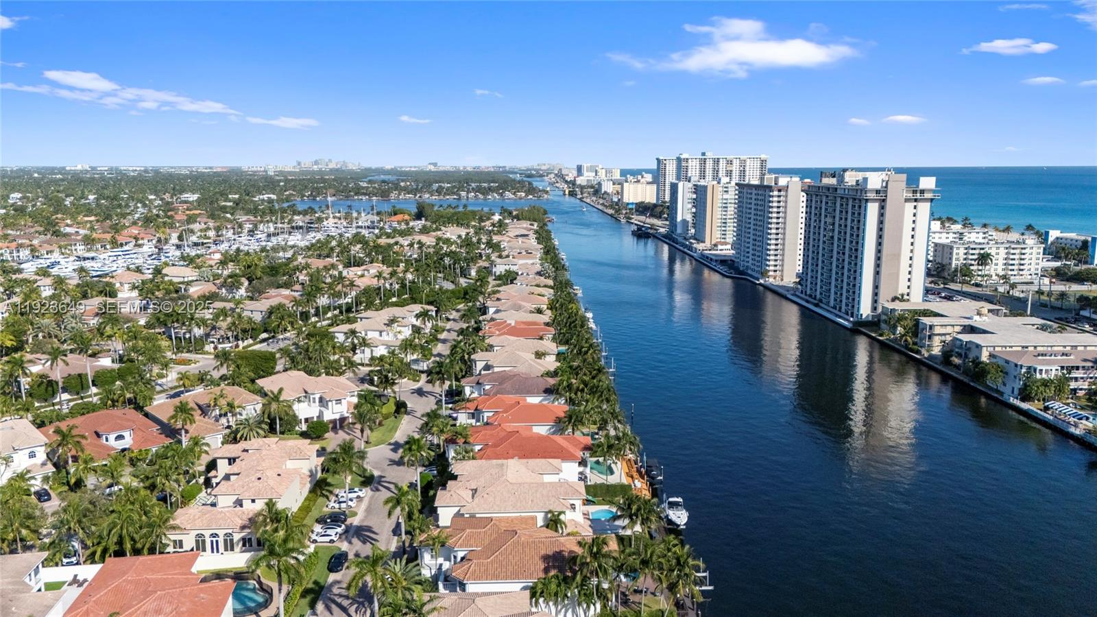 Photo of 1555 Windjammer Way (1555), Hollywood, Florida, 33019 -