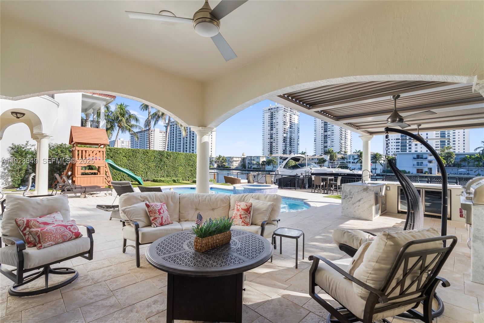 Photo of 1555 Windjammer Way (1555), Hollywood, Florida, 33019 -