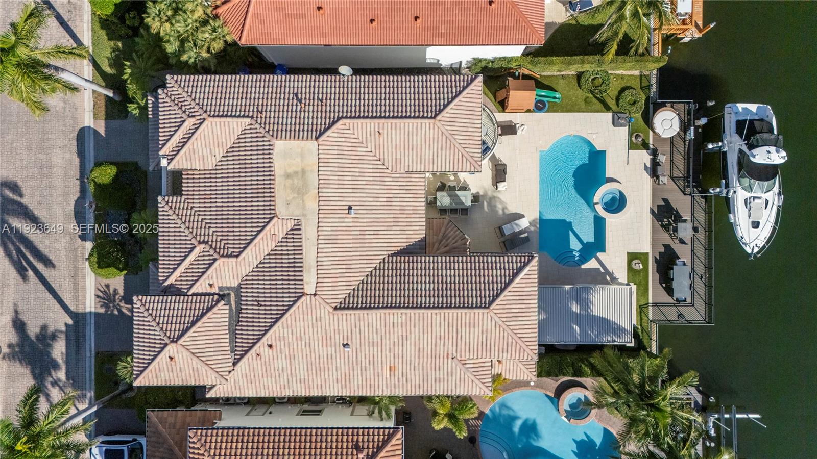 Photo of 1555 Windjammer Way (1555), Hollywood, Florida, 33019 -