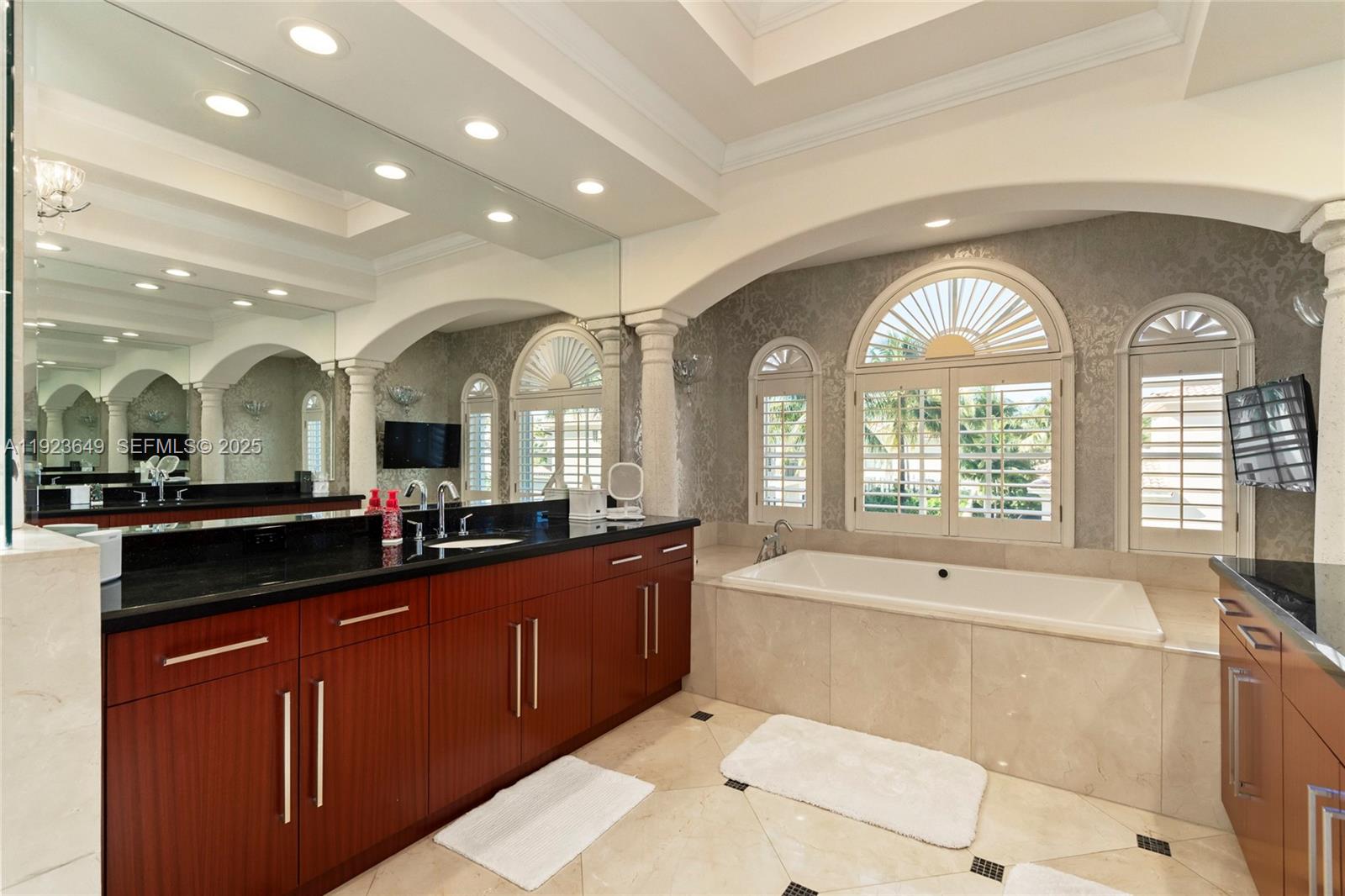 Photo of 1555 Windjammer Way (1555), Hollywood, Florida, 33019 -