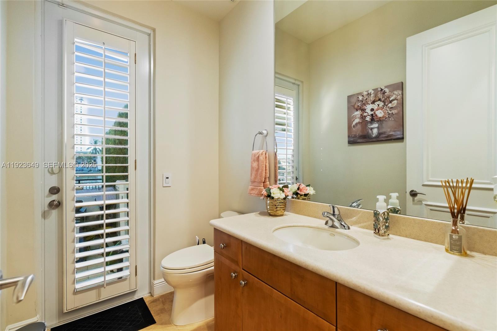 Photo of 1555 Windjammer Way (1555), Hollywood, Florida, 33019 -