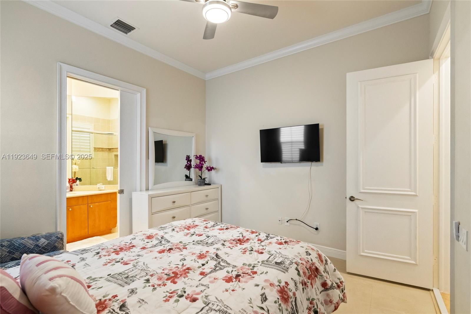 Photo of 1555 Windjammer Way (1555), Hollywood, Florida, 33019 -