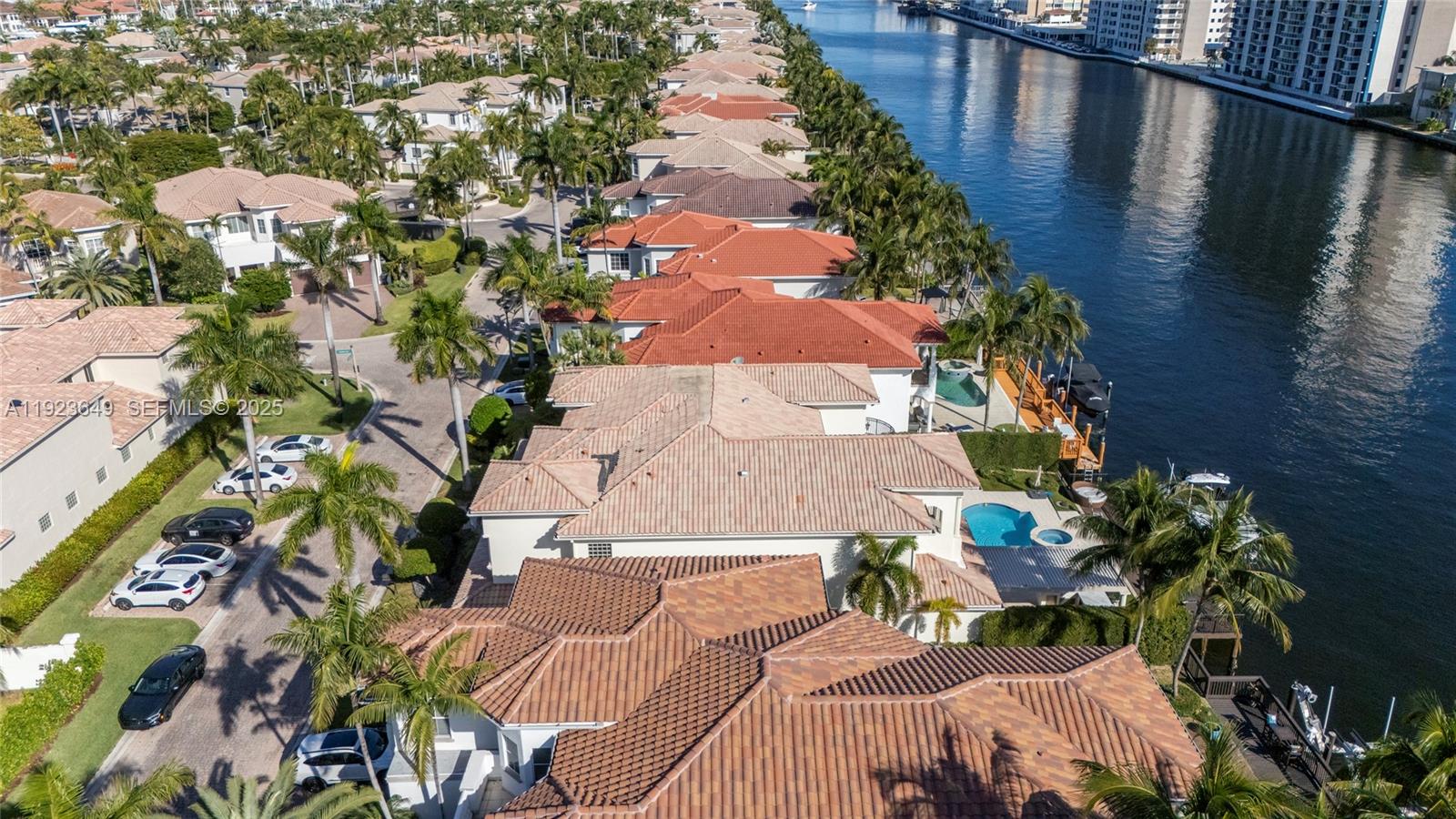 Photo of 1555 Windjammer Way (1555), Hollywood, Florida, 33019 -