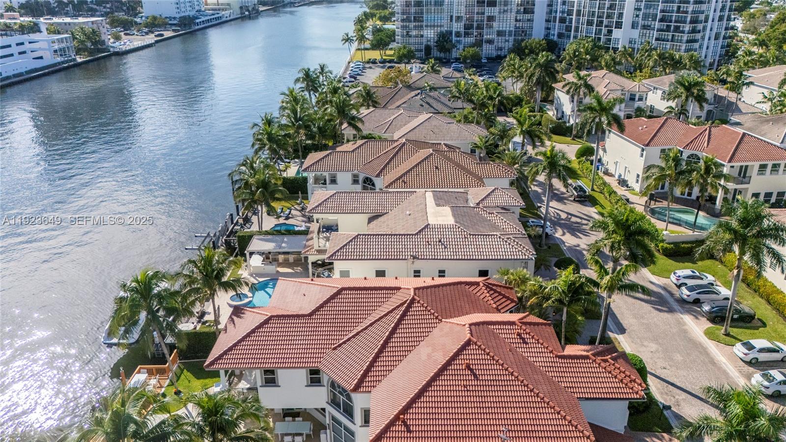 Photo of 1555 Windjammer Way (1555), Hollywood, Florida, 33019 -