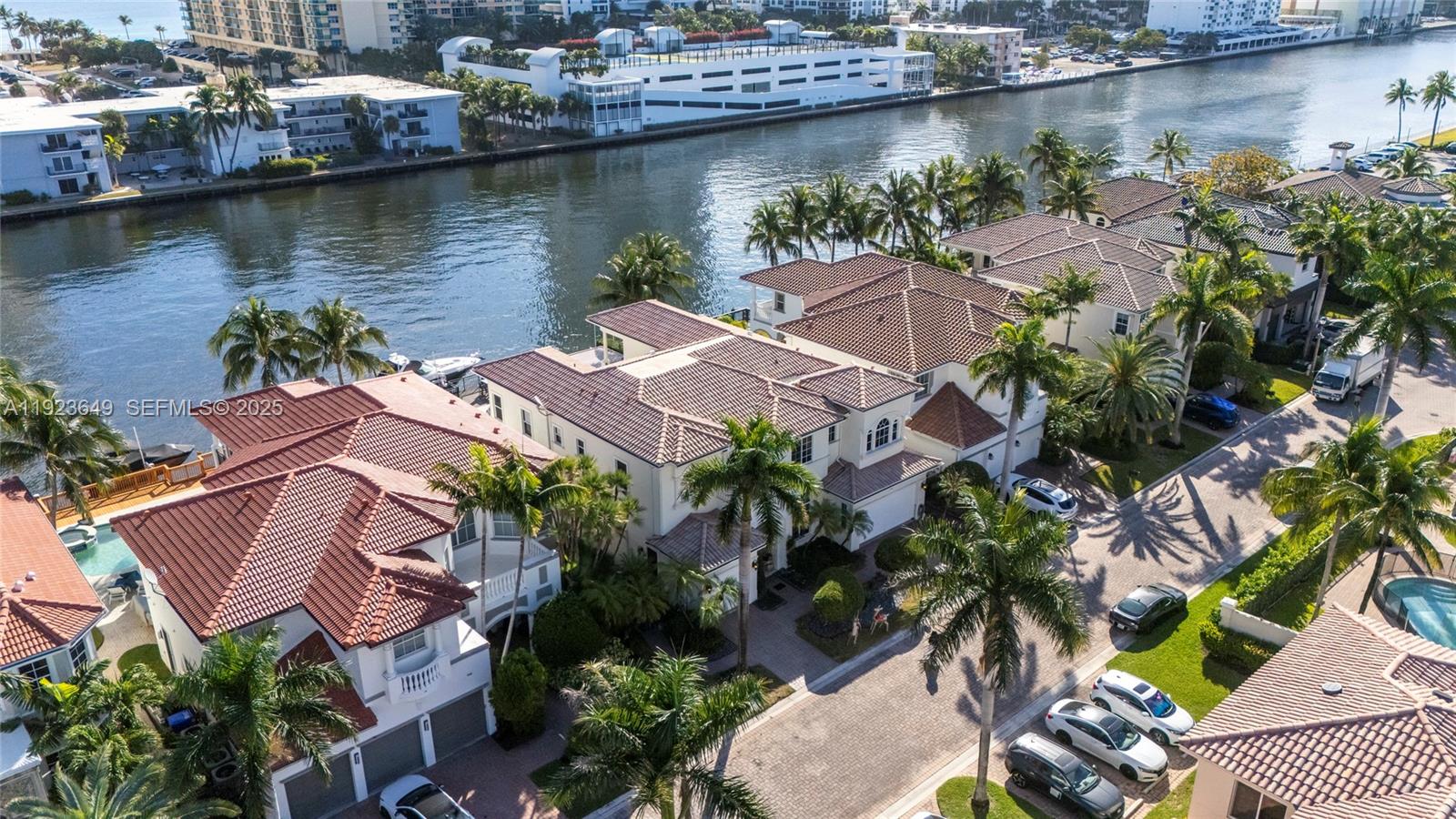 Photo of 1555 Windjammer Way (1555), Hollywood, Florida, 33019 -