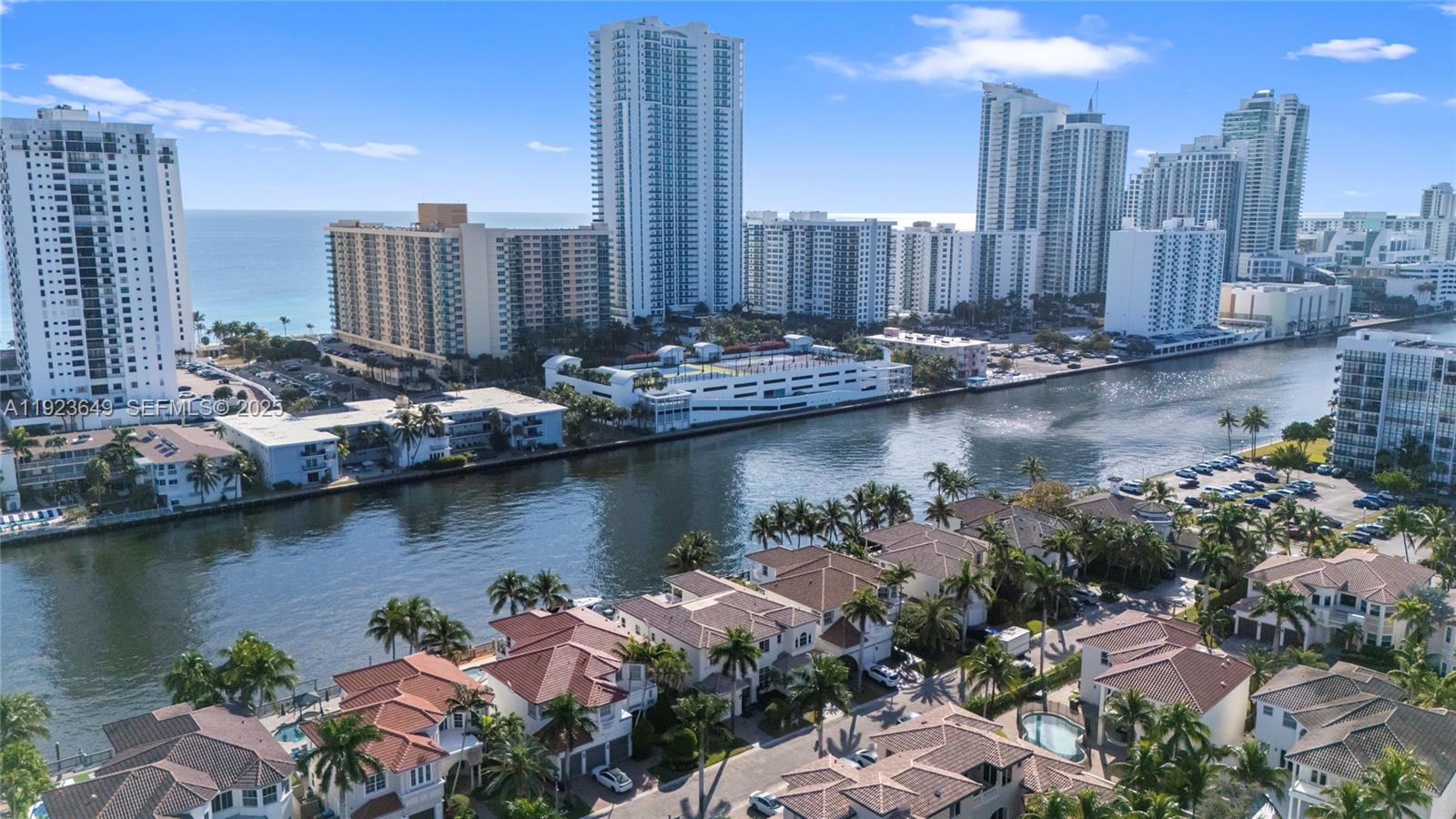 Photo of 1555 Windjammer Way (1555), Hollywood, Florida, 33019 -