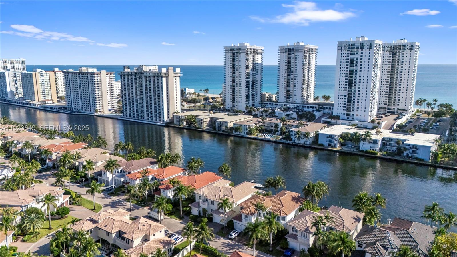 Photo of 1555 Windjammer Way (1555), Hollywood, Florida, 33019 -