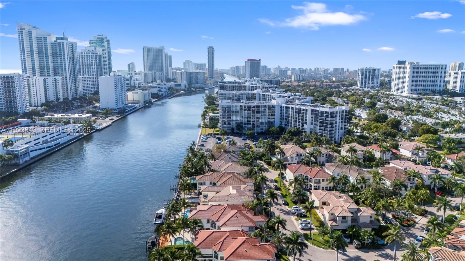 Photo of 1555 Windjammer Way (1555), Hollywood, Florida, 33019 -