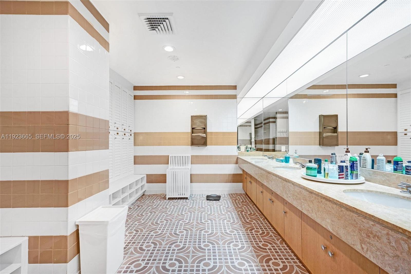 Photo of 10101 Collins Ave  #17A, Bal Harbour, Florida, 33154 - 